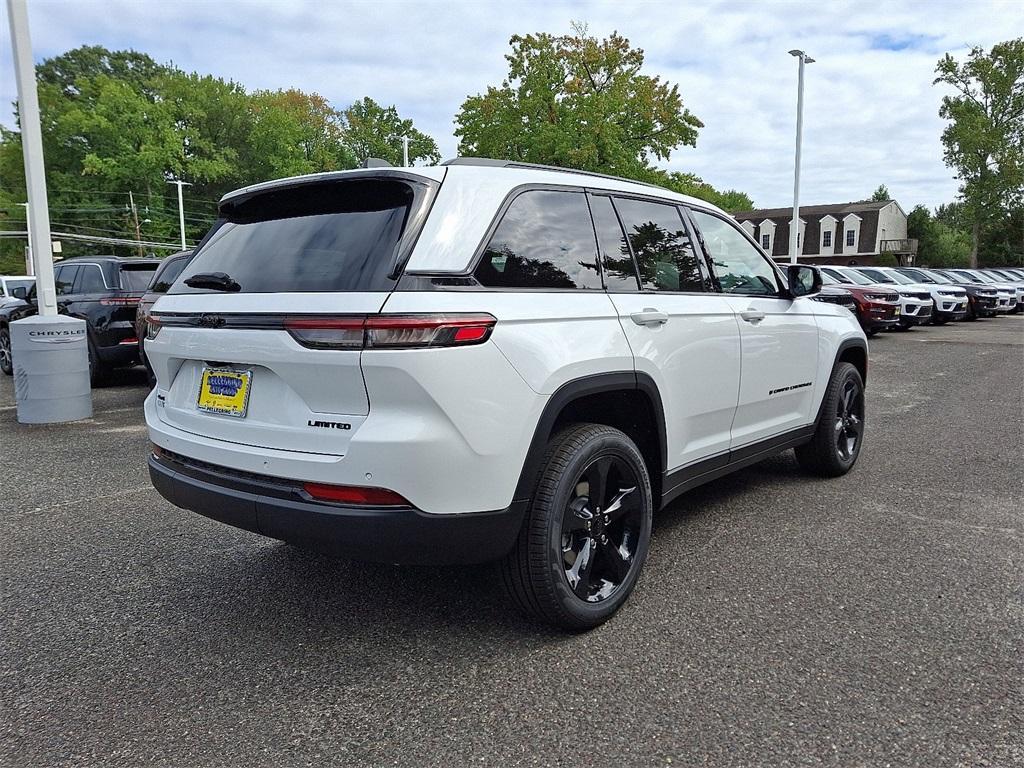 new 2025 Jeep Grand Cherokee car, priced at $52,140