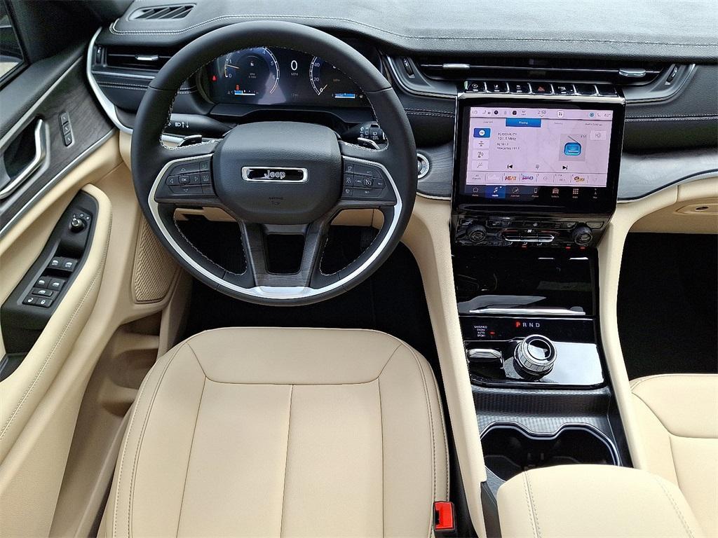 new 2025 Jeep Grand Cherokee car, priced at $52,140