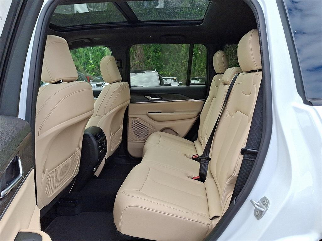 new 2025 Jeep Grand Cherokee car, priced at $52,140