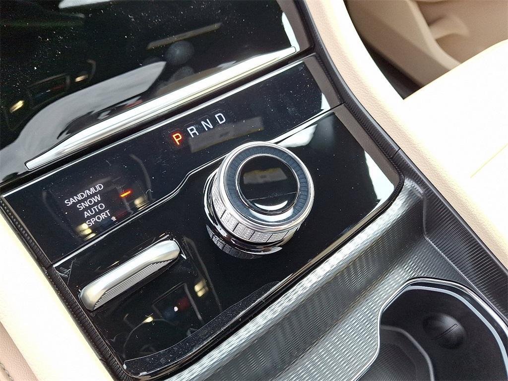 new 2025 Jeep Grand Cherokee car, priced at $52,140