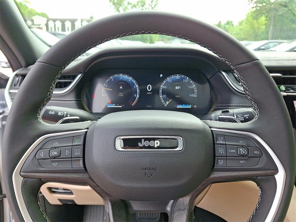 new 2025 Jeep Grand Cherokee car, priced at $52,140