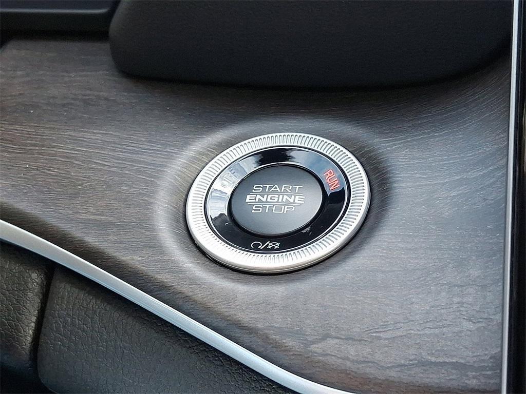 new 2025 Jeep Grand Cherokee car, priced at $52,735