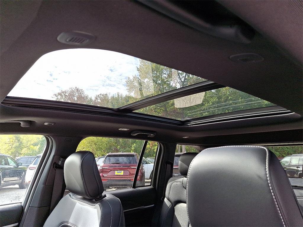 new 2025 Jeep Grand Cherokee car, priced at $52,735