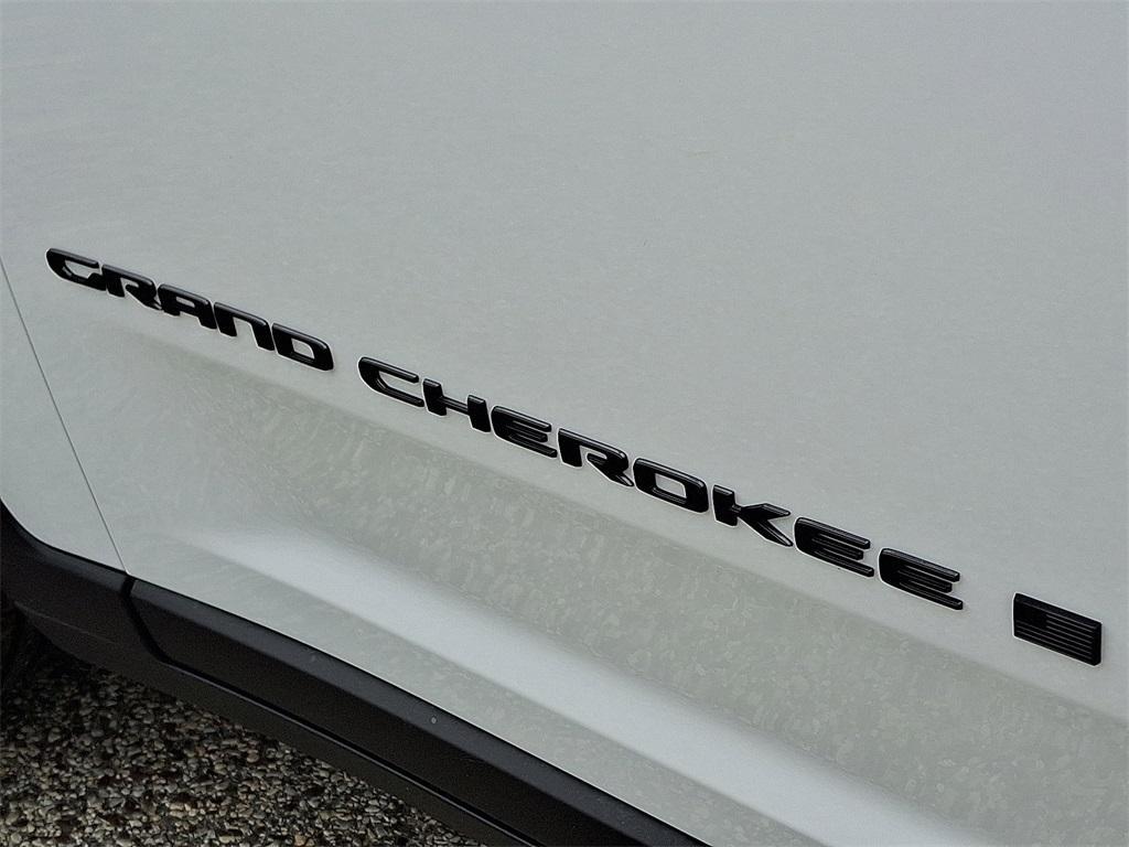 new 2025 Jeep Grand Cherokee car, priced at $52,140