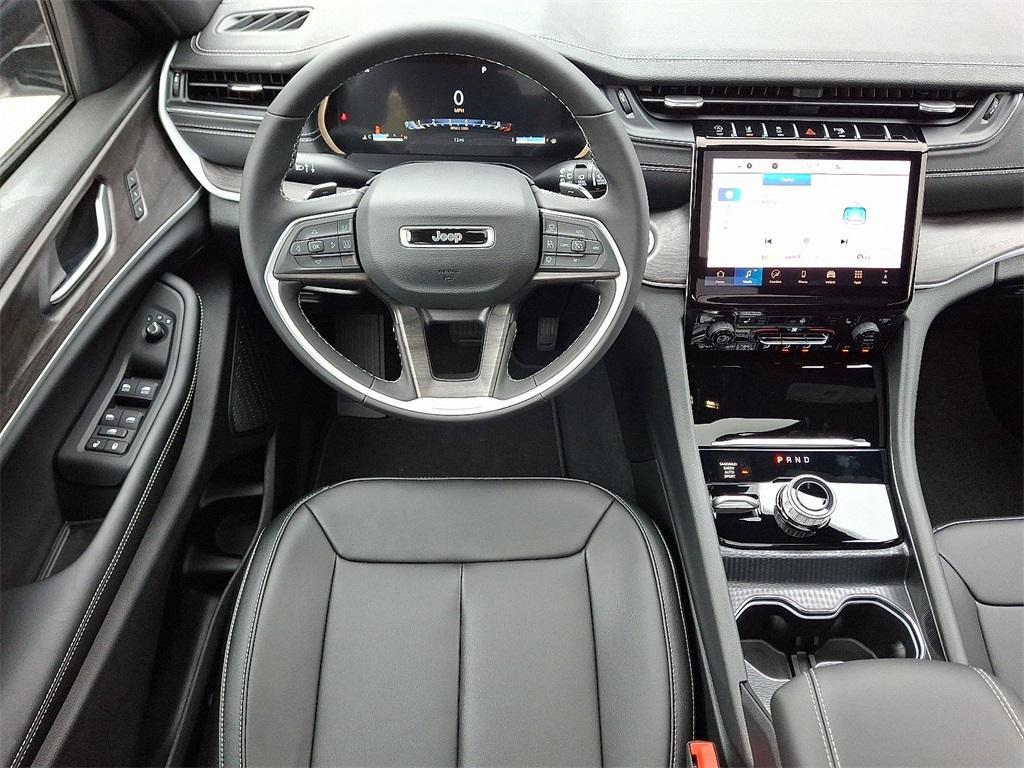 new 2025 Jeep Grand Cherokee car, priced at $52,140