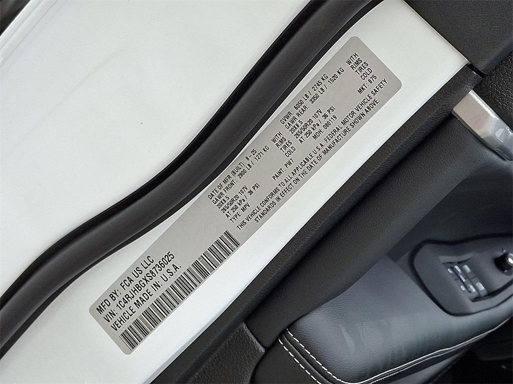 new 2025 Jeep Grand Cherokee car, priced at $52,140