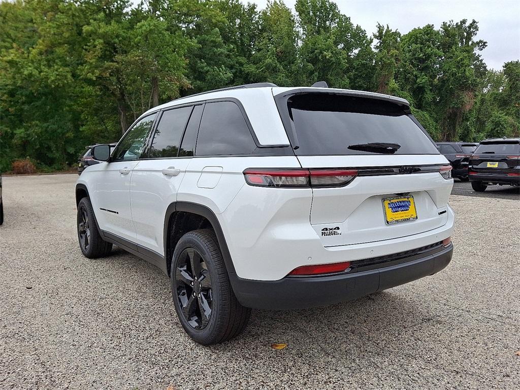 new 2025 Jeep Grand Cherokee car, priced at $52,140