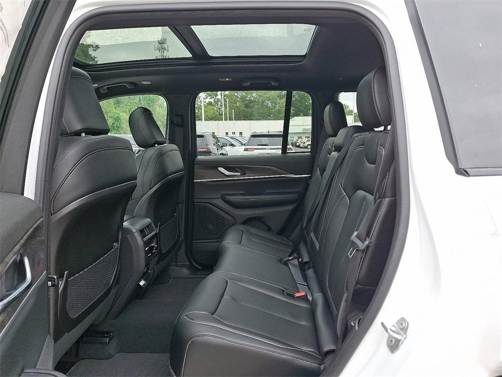 new 2025 Jeep Grand Cherokee car, priced at $52,140