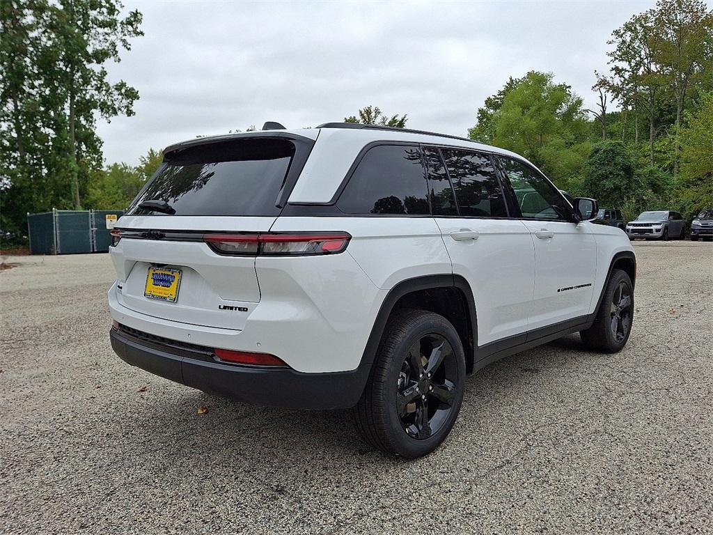 new 2025 Jeep Grand Cherokee car, priced at $52,140