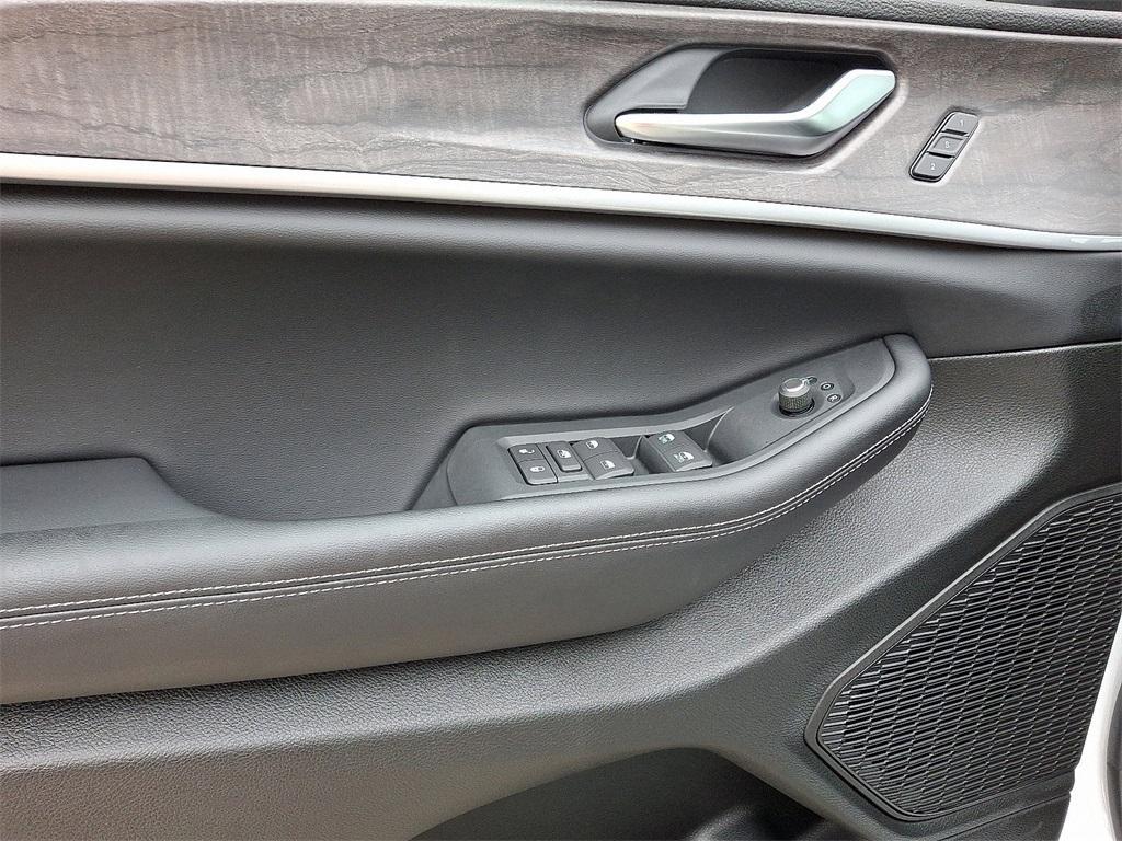 new 2025 Jeep Grand Cherokee car, priced at $52,140