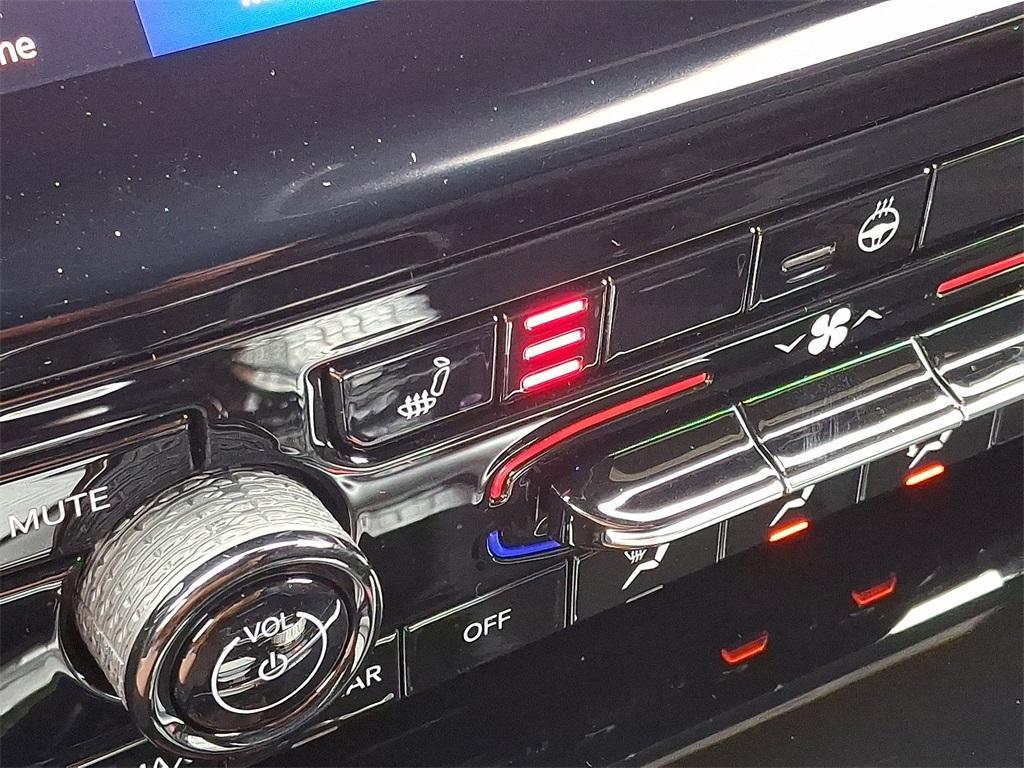 new 2025 Jeep Grand Cherokee car, priced at $52,140