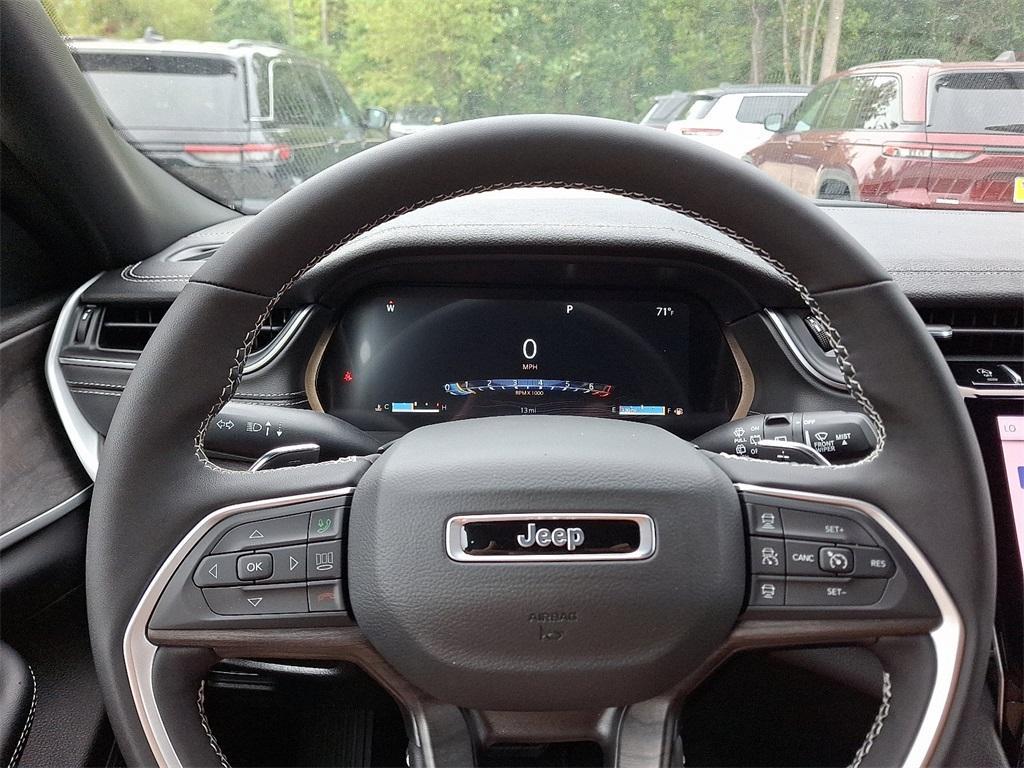 new 2025 Jeep Grand Cherokee car, priced at $52,140