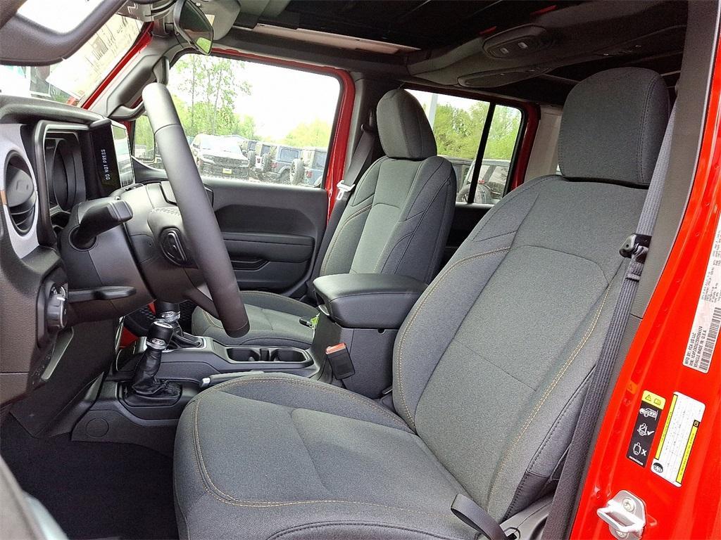 new 2025 Jeep Wrangler car, priced at $54,765