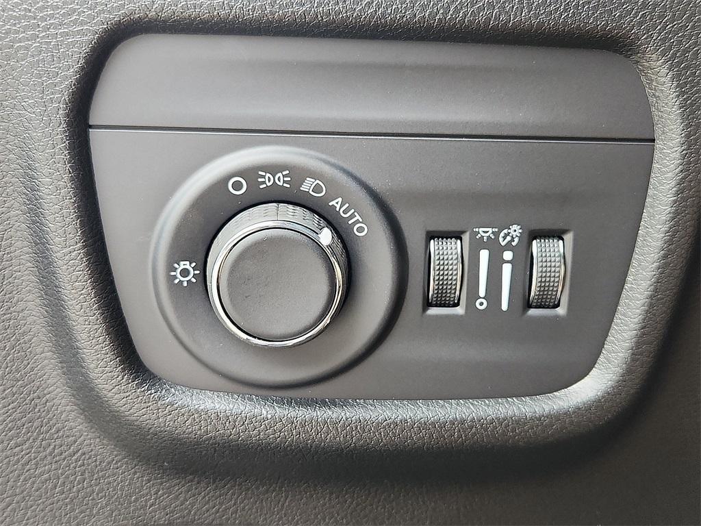 new 2025 Jeep Grand Cherokee car, priced at $48,375