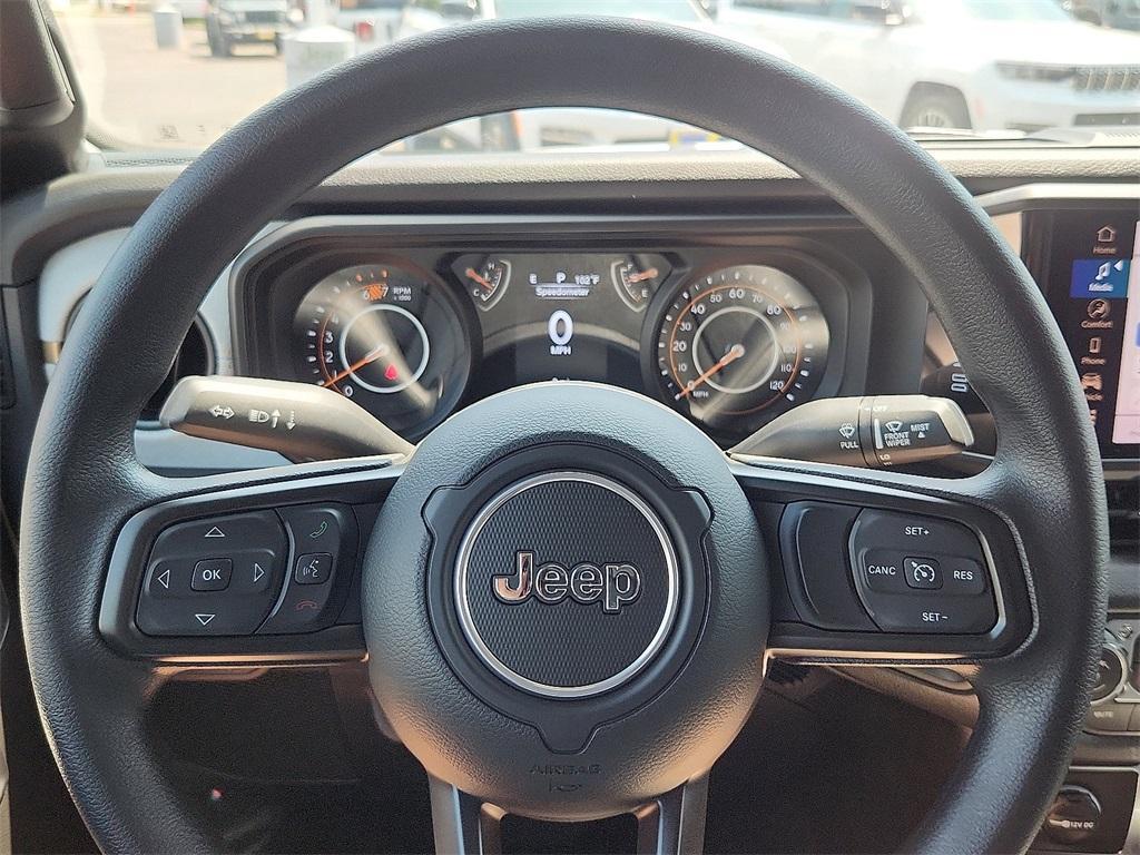 new 2025 Jeep Wrangler car, priced at $37,355