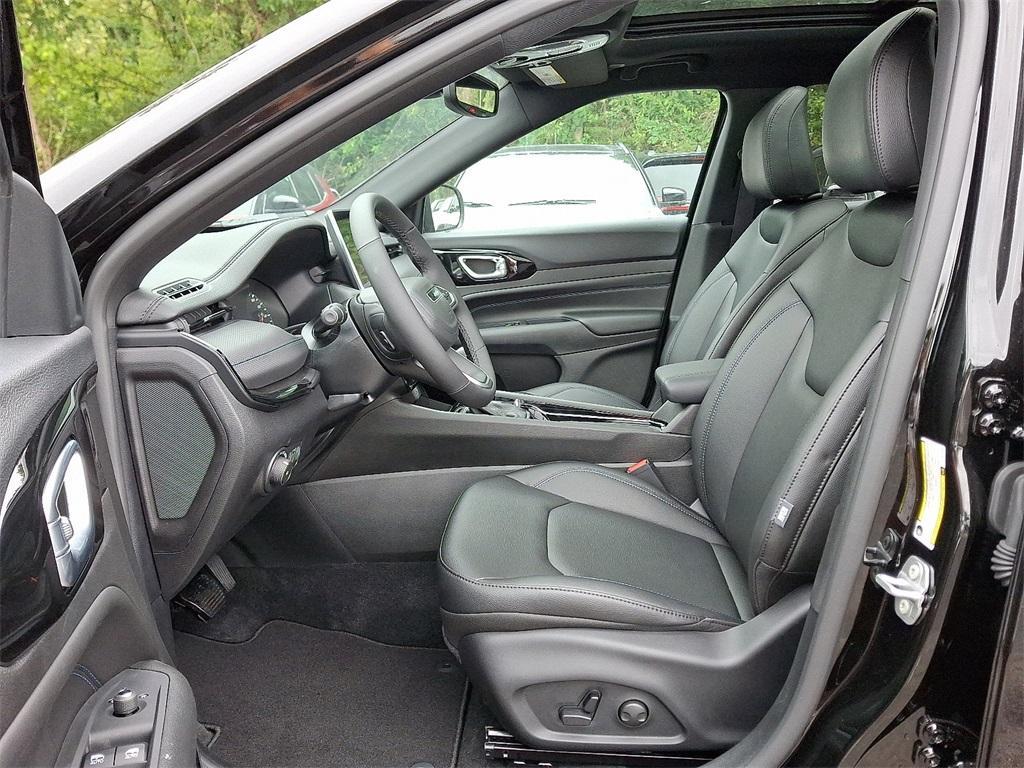 new 2025 Jeep Compass car, priced at $40,105