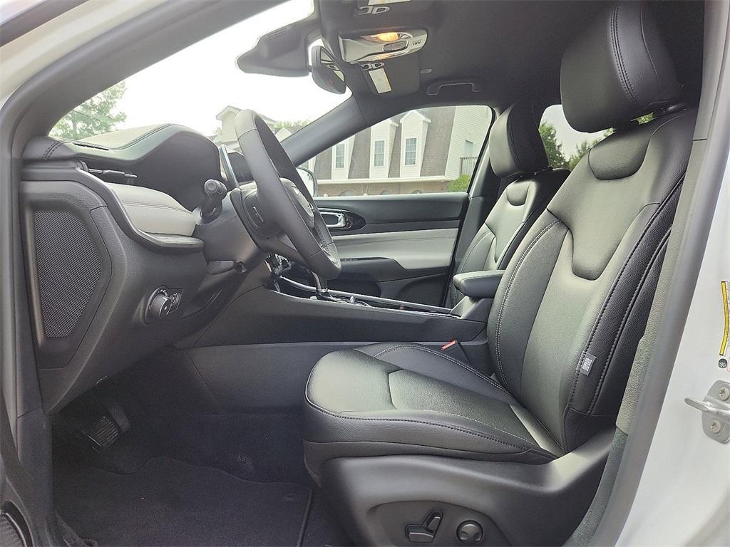 new 2025 Jeep Compass car, priced at $34,490