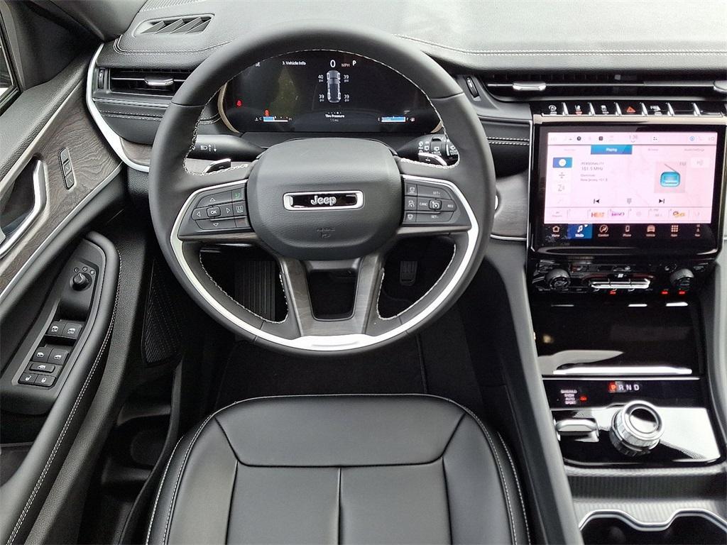 new 2025 Jeep Grand Cherokee car, priced at $50,010