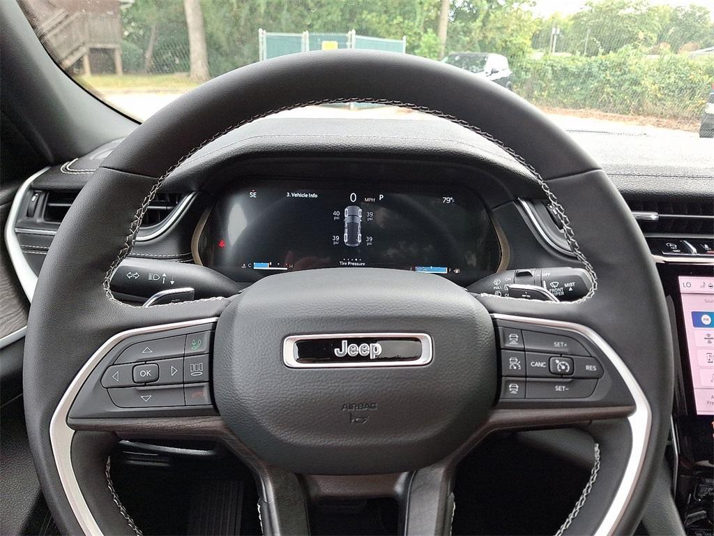 new 2025 Jeep Grand Cherokee car, priced at $50,010