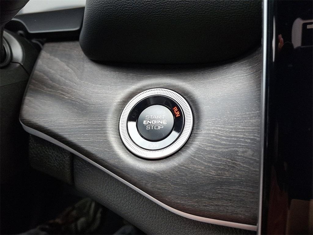 new 2025 Jeep Grand Cherokee car, priced at $50,010