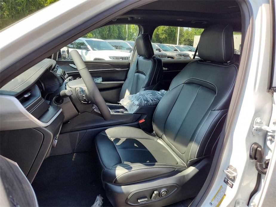 new 2024 Jeep Grand Cherokee L car, priced at $54,315