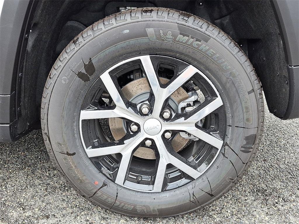 new 2025 Jeep Grand Cherokee car, priced at $49,415