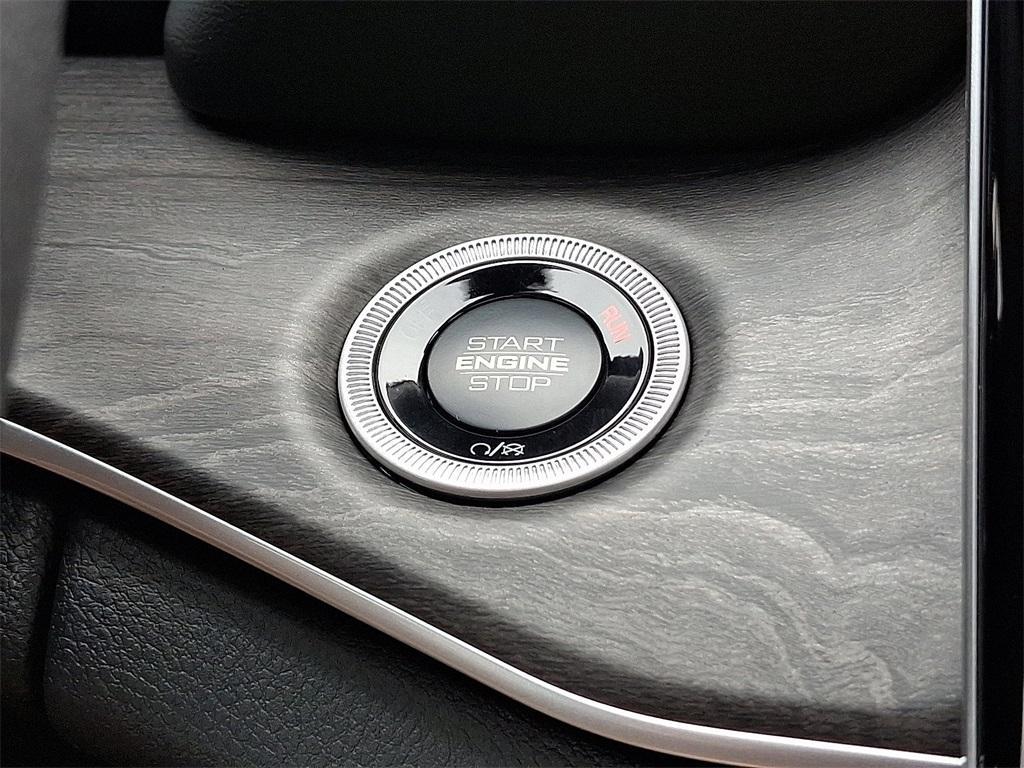 new 2025 Jeep Grand Cherokee car, priced at $49,415