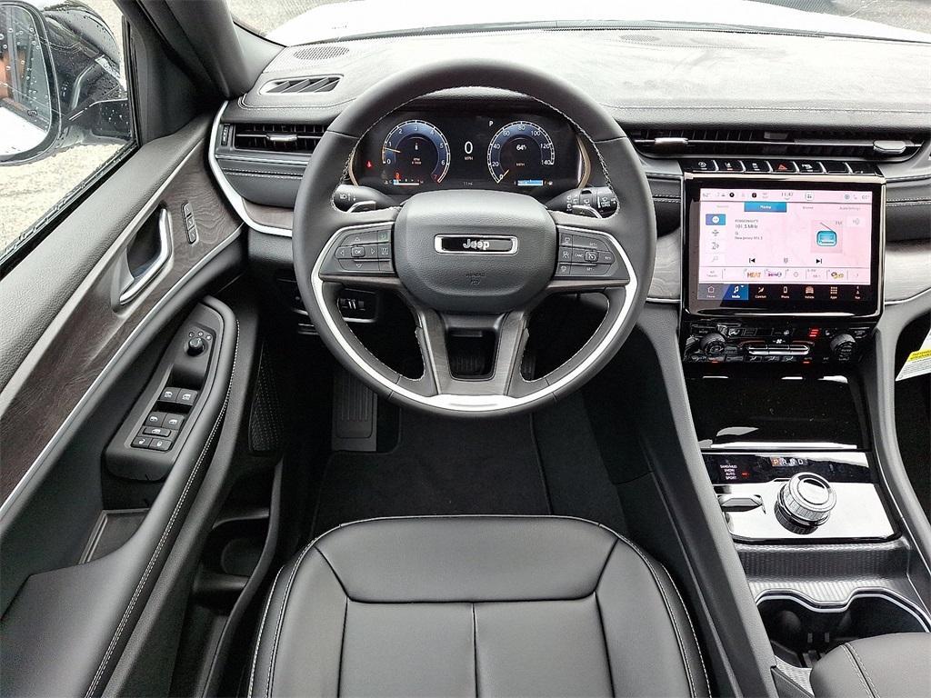 new 2025 Jeep Grand Cherokee car, priced at $49,415