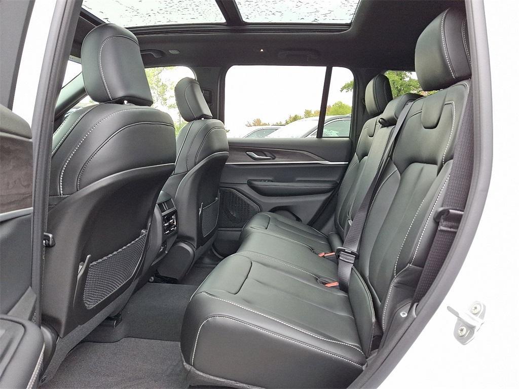 new 2025 Jeep Grand Cherokee car, priced at $49,415