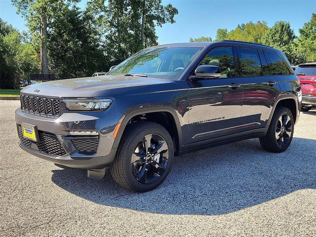 new 2025 Jeep Grand Cherokee car, priced at $52,735