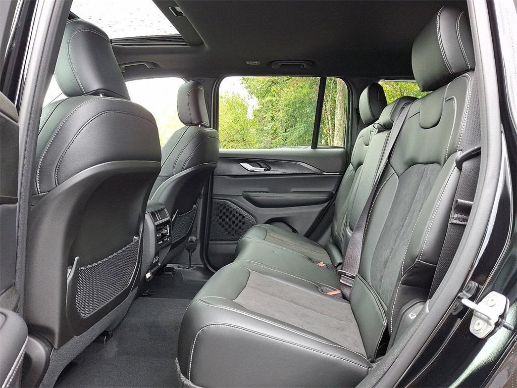 new 2025 Jeep Grand Cherokee car, priced at $47,725