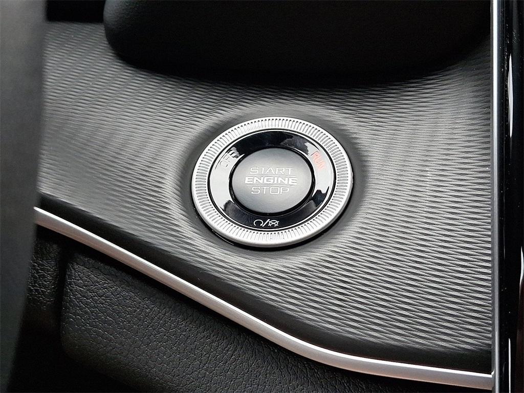 new 2025 Jeep Grand Cherokee car, priced at $47,725