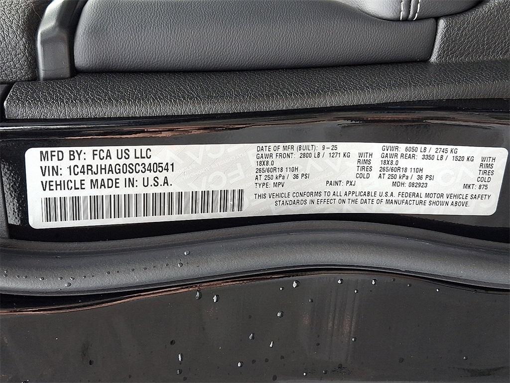 new 2025 Jeep Grand Cherokee car, priced at $47,725