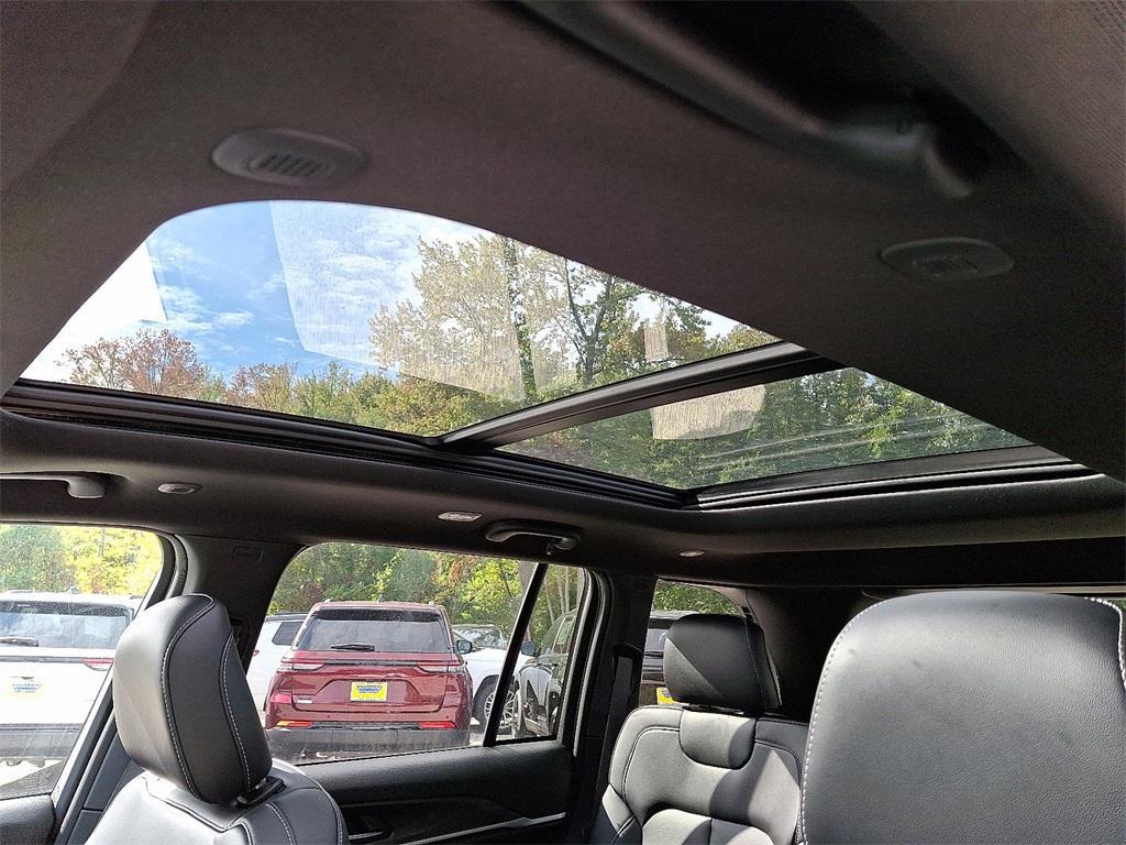 new 2025 Jeep Grand Cherokee car, priced at $49,415