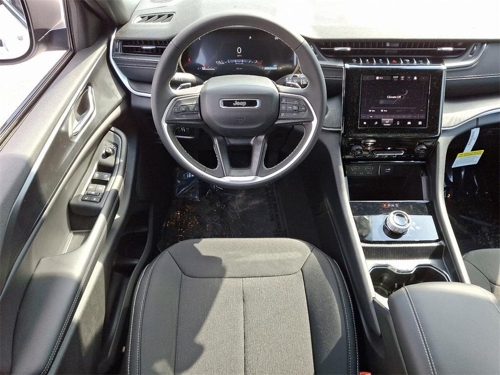 new 2025 Jeep Grand Cherokee car