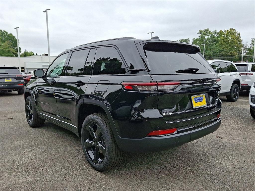 new 2025 Jeep Grand Cherokee car, priced at $52,235