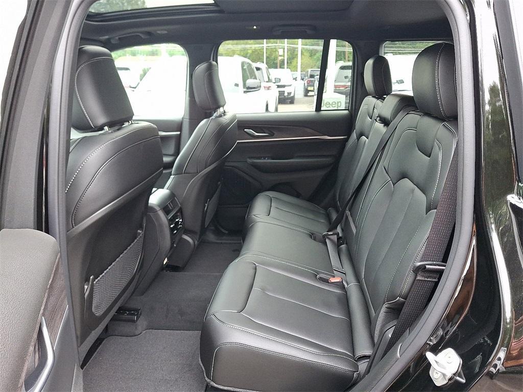 new 2025 Jeep Grand Cherokee car, priced at $52,235