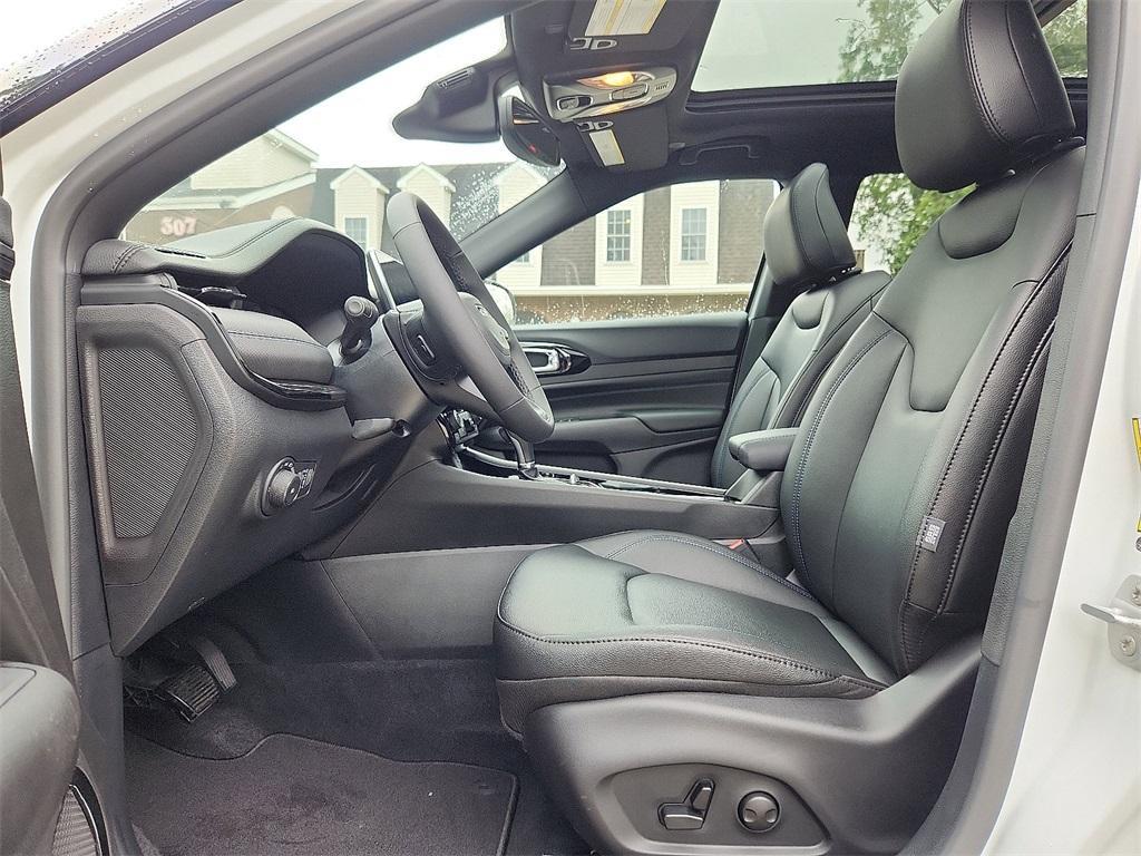 new 2025 Jeep Compass car, priced at $39,510