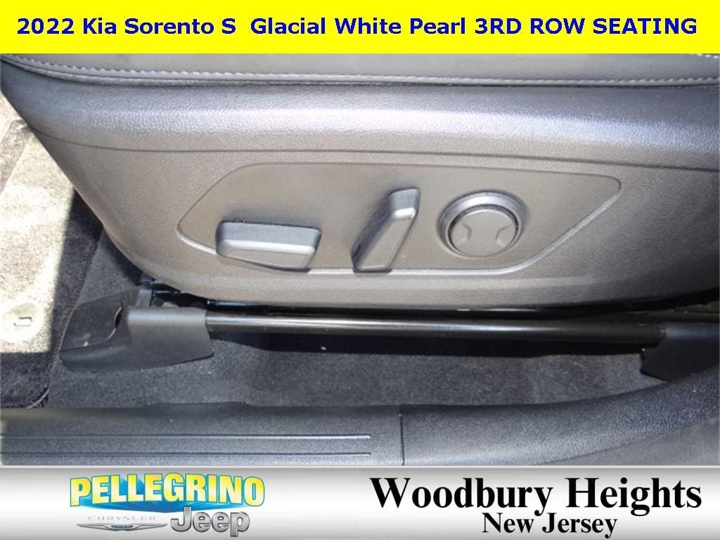 used 2022 Kia Sorento car, priced at $24,868