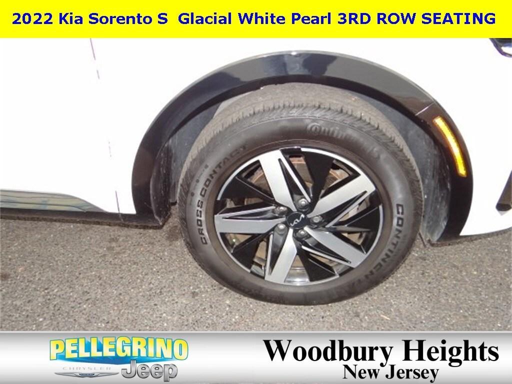 used 2022 Kia Sorento car, priced at $24,868
