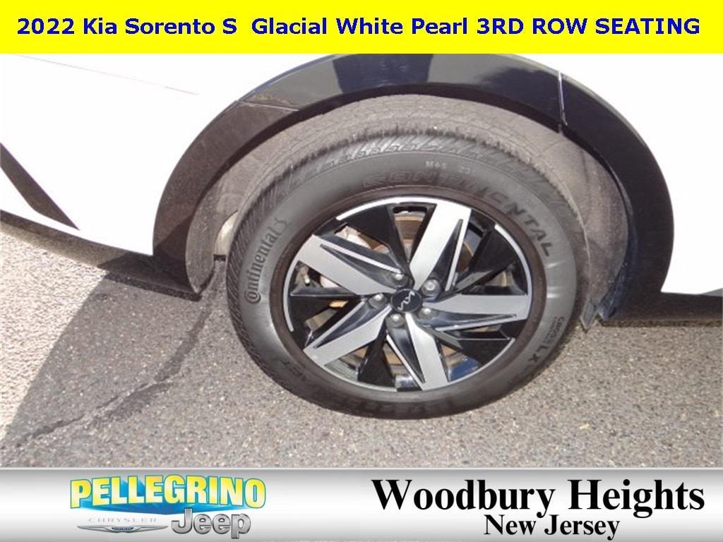 used 2022 Kia Sorento car, priced at $24,868