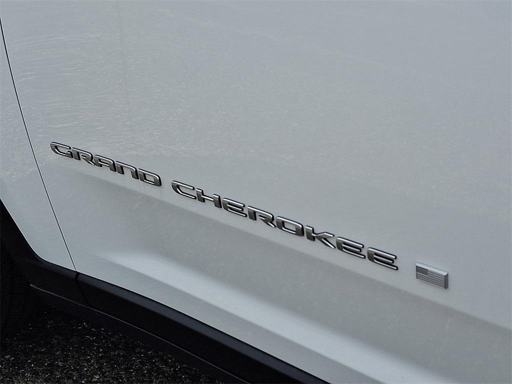 new 2025 Jeep Grand Cherokee car, priced at $49,415