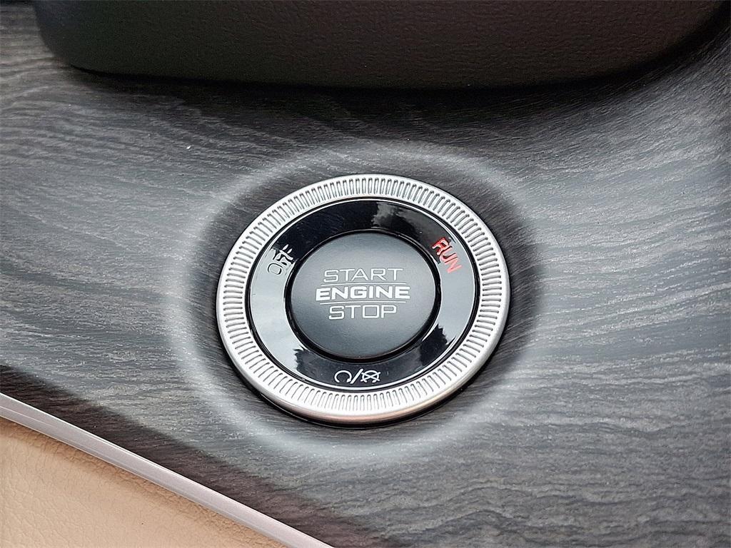 new 2025 Jeep Grand Cherokee car, priced at $49,415