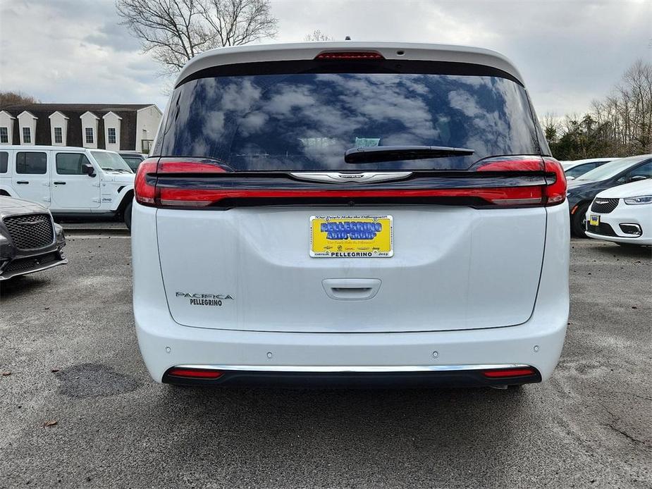 new 2024 Chrysler Pacifica car, priced at $46,240