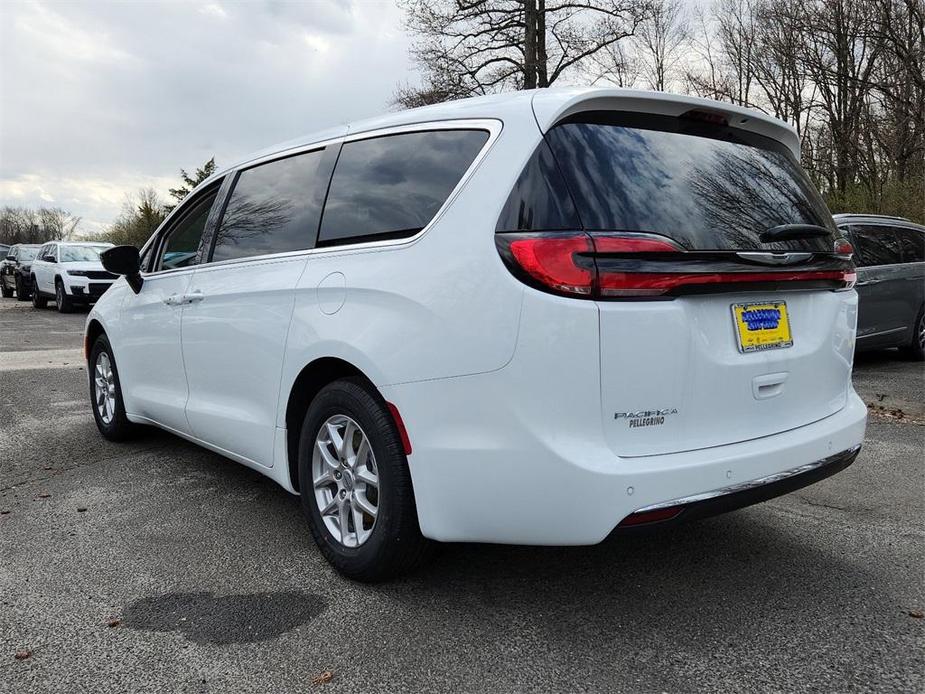 new 2024 Chrysler Pacifica car, priced at $46,240