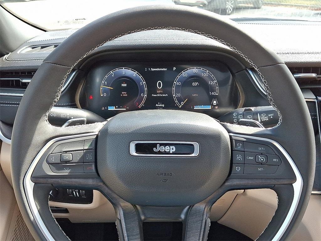 new 2025 Jeep Grand Cherokee car, priced at $52,140