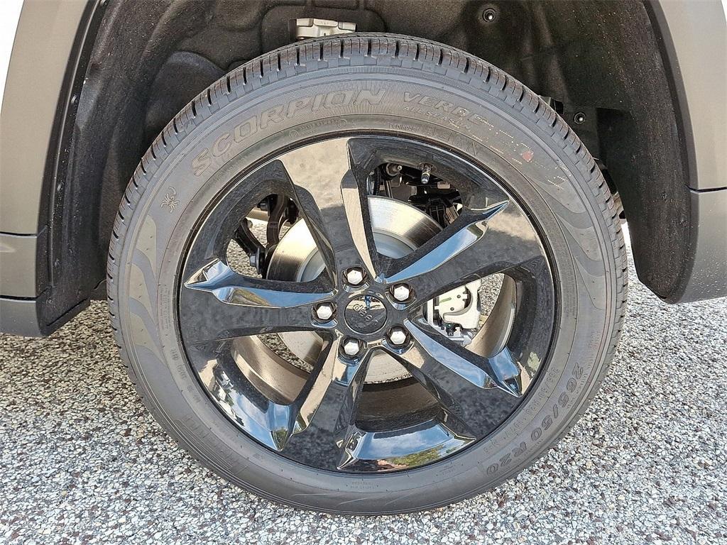 new 2025 Jeep Grand Cherokee car, priced at $52,140