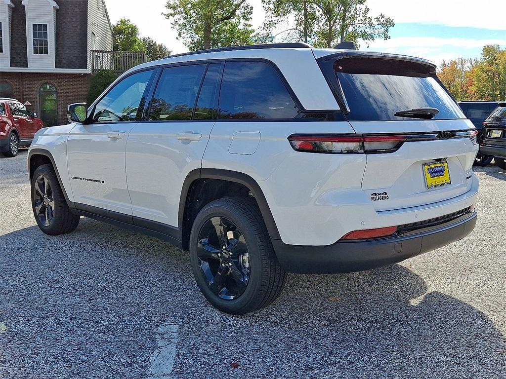 new 2025 Jeep Grand Cherokee car, priced at $52,140