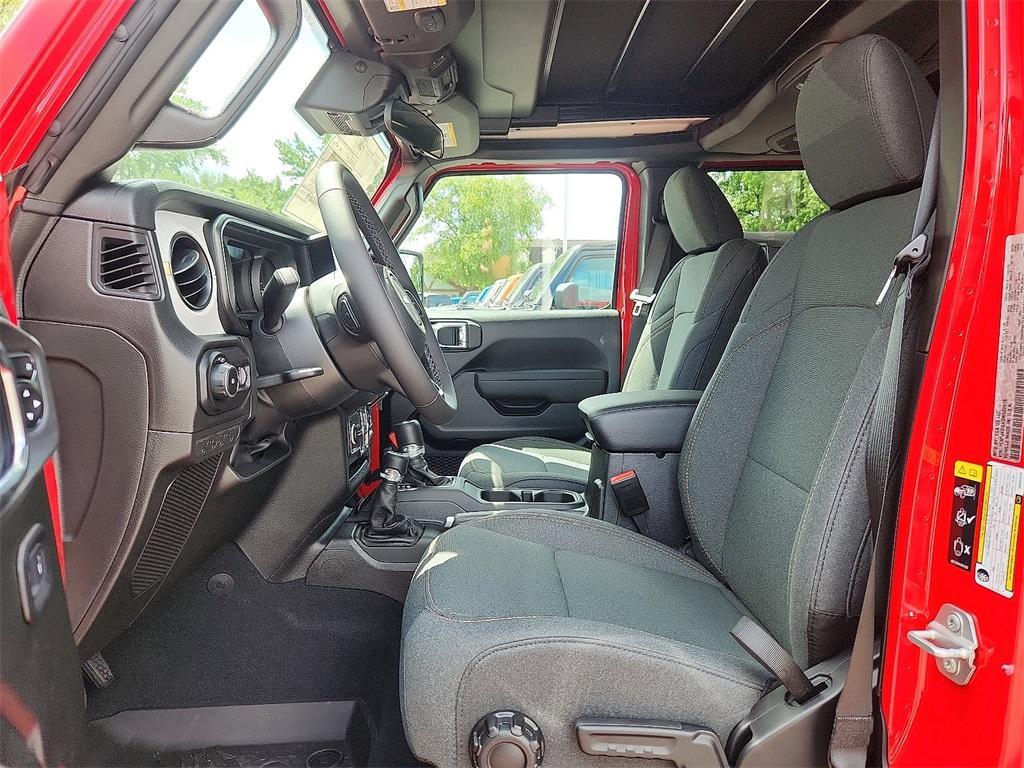 new 2025 Jeep Wrangler car, priced at $54,765