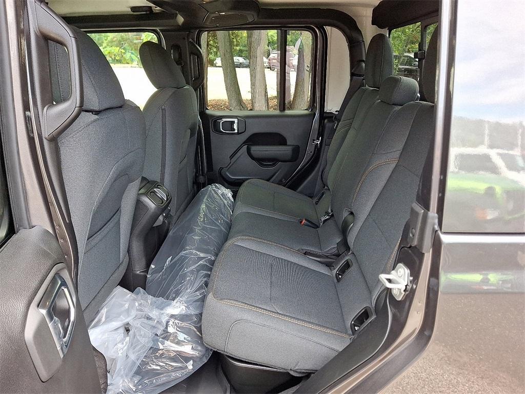 new 2025 Jeep Gladiator car, priced at $49,425